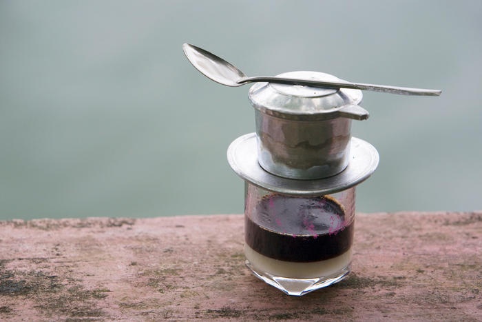 Mối tình mạnh mẽ của người Việt Nam với cà phê