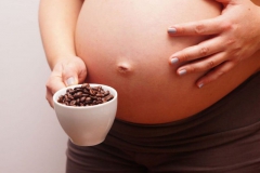 Bà bầu uống cà phê có ảnh hưởng đến  thai nhi không?